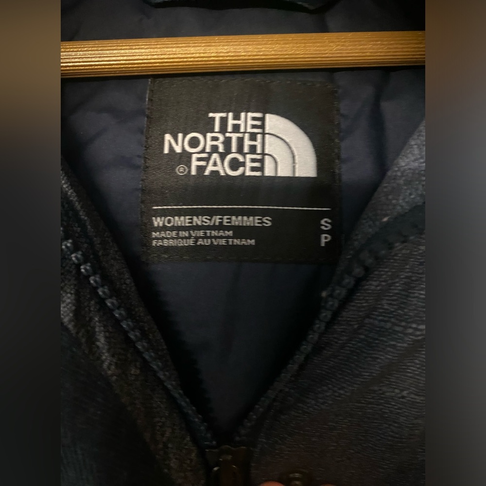 The North Face puffer jacket - Picture 2 of 5
